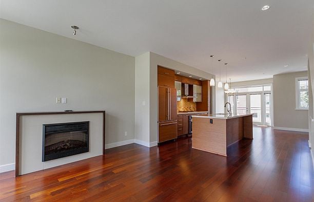 5425 Willow Street Cambie