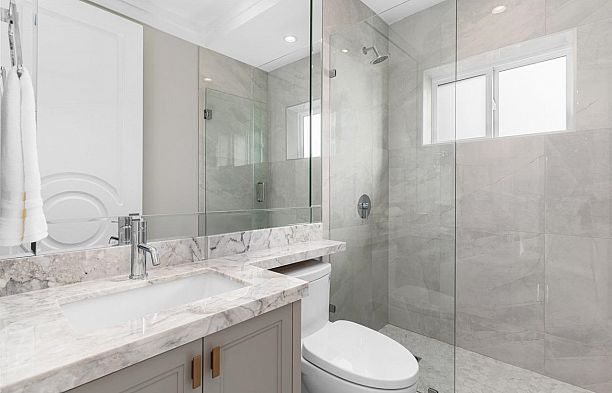 2848 W 17th Avenue Arbutus