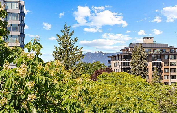 601 5555 Yew Street Kerrisdale