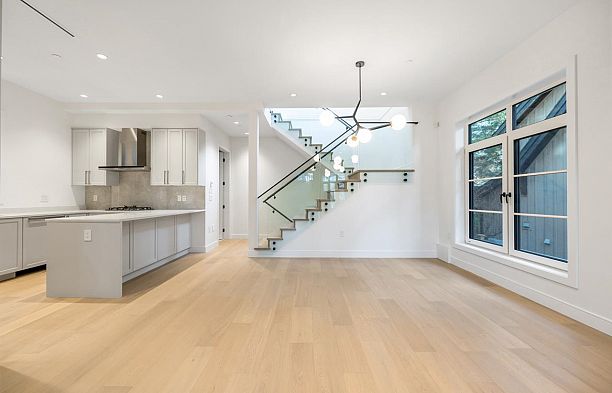 5836 Highbury Street Southlands