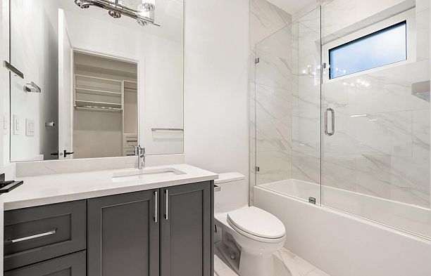 5836 Highbury Street Southlands