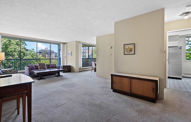 601 5555 Yew Street Kerrisdale