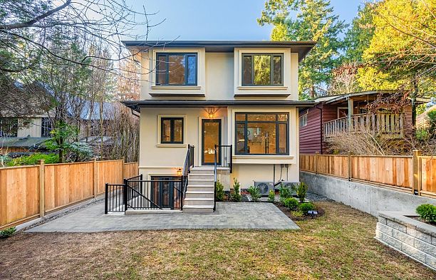 5838 Highbury Street Southlands