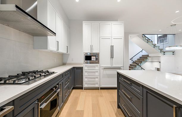 5838 Highbury Street Southlands