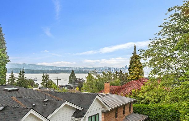 4698 W 4th Avenue Point Grey