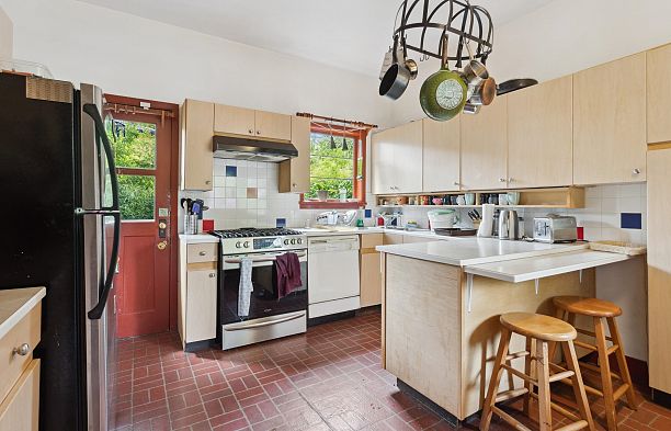 4698 W 4th Avenue Point Grey