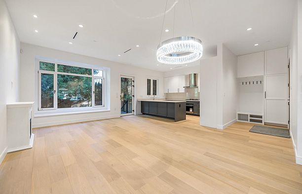 5838 Highbury Street Southlands