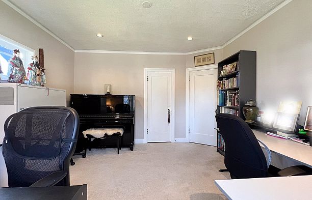 3090 Discovery Street Point Grey