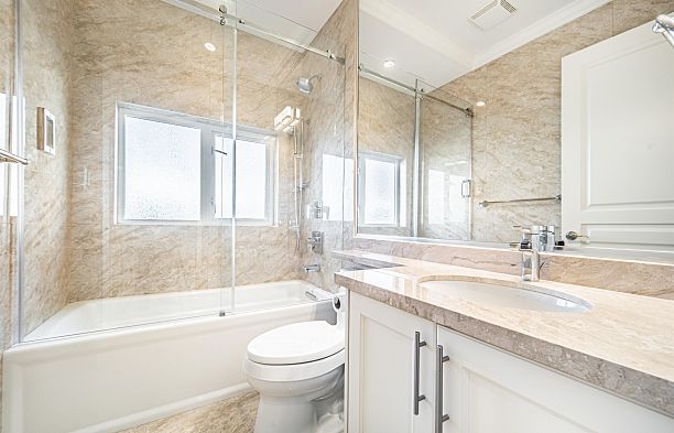 4146 Crown Crescent Point Grey