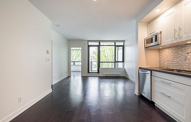 310 750 W 12th Avenue Fairview VW