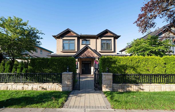 3450 Puget Drive Arbutus