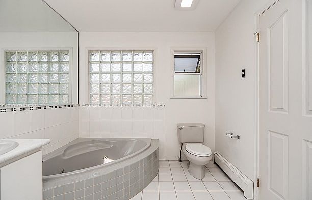 2133 W 49th Avenue Kerrisdale