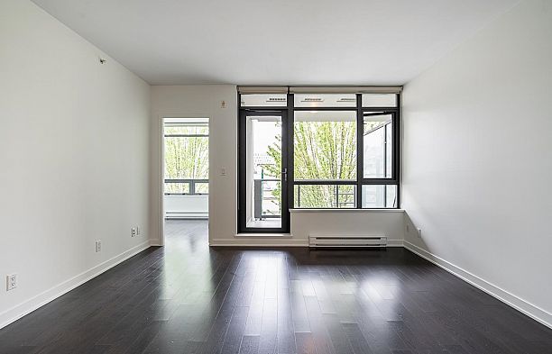 310 750 W 12th Avenue Fairview VW