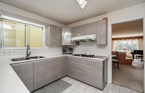 2133 W 49th Avenue Kerrisdale
