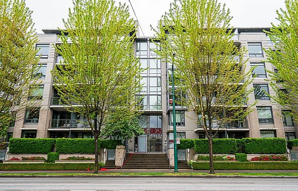 310 750 W 12th Avenue Fairview VW