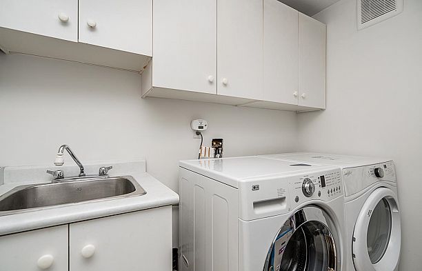 2133 W 49th Avenue Kerrisdale