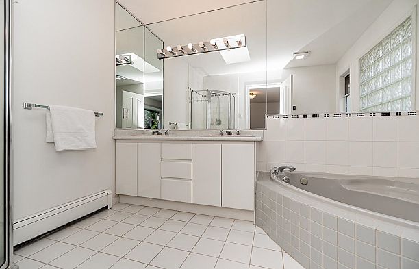 2133 W 49th Avenue Kerrisdale