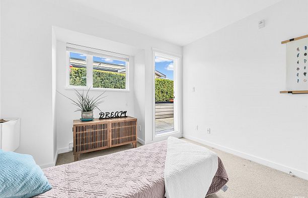 304 1880 W 57th Avenue South Granville