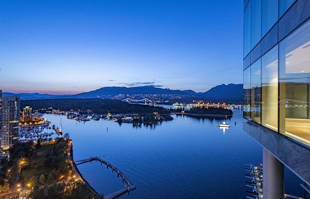 2601 277 Thurlow Street Coal Harbour