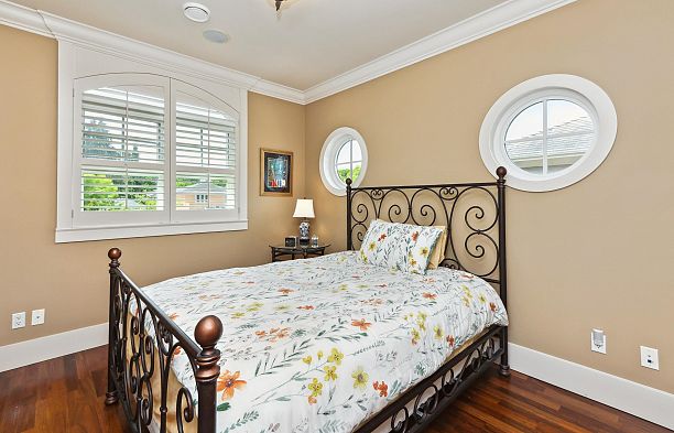 3593 Mackenzie Street Arbutus