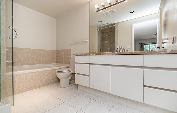 4422 Yew Street Quilchena