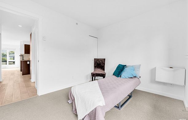 304 1880 W 57th Avenue South Granville