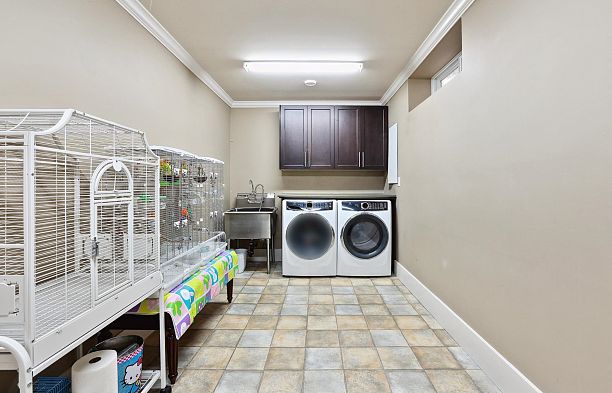 3593 Mackenzie Street Arbutus