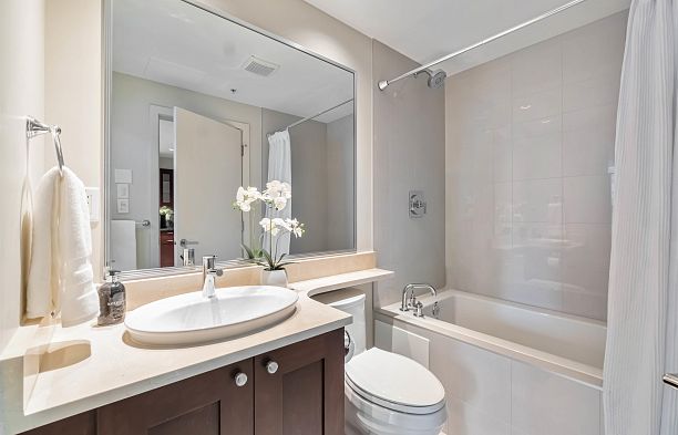 1007 590 Nicola Street Coal Harbour