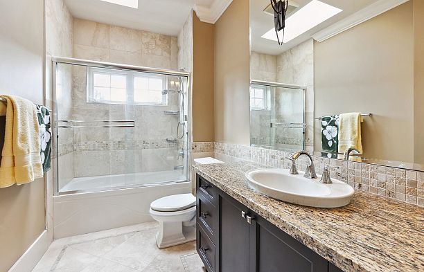 3593 Mackenzie Street Arbutus