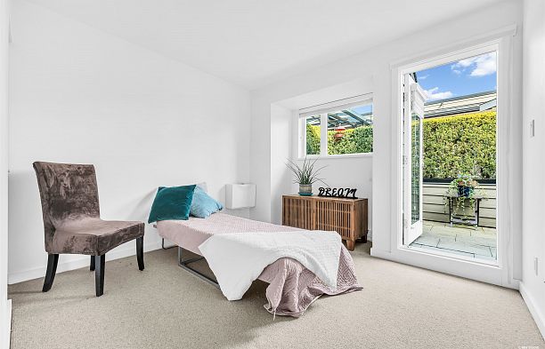 304 1880 W 57th Avenue South Granville