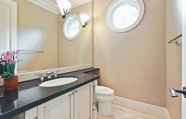 3593 Mackenzie Street Arbutus
