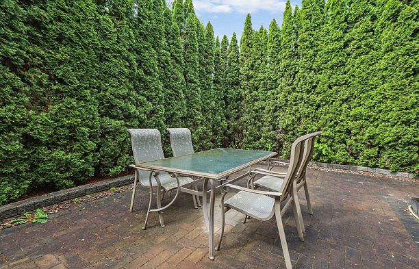 3593 Mackenzie Street Arbutus