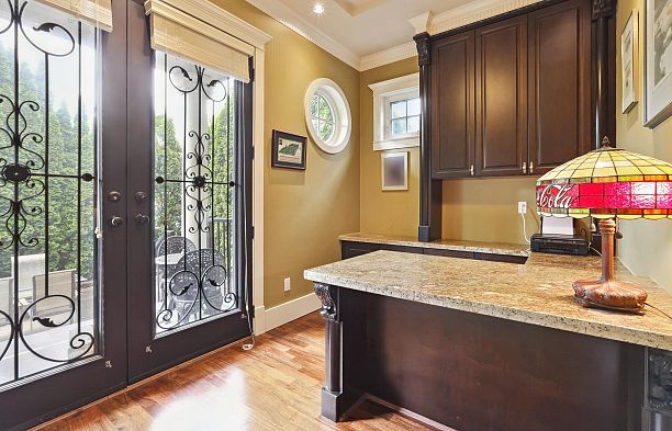 3593 Mackenzie Street Arbutus