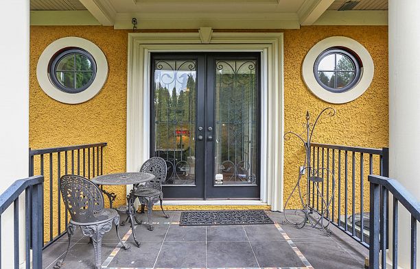 3593 Mackenzie Street Arbutus