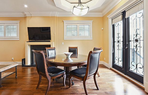 3593 Mackenzie Street Arbutus