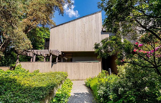 4422 Yew Street Quilchena