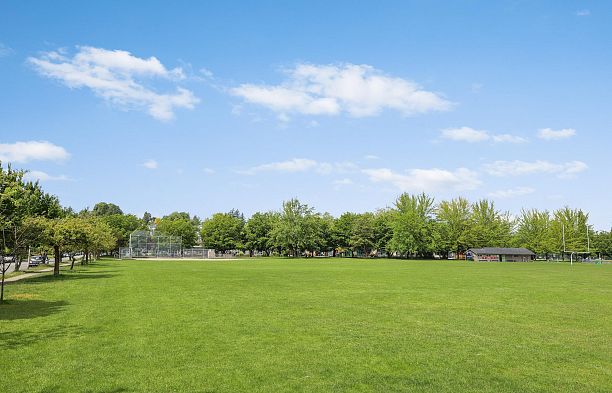3593 Mackenzie Street Arbutus