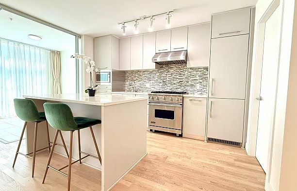 307 4355 W 10th Avenue Point Grey