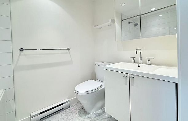 307 4355 W 10th Avenue Point Grey
