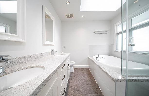 2716 W 37th Avenue Kerrisdale
