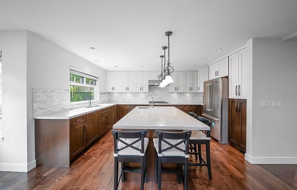 2716 W 37th Avenue Kerrisdale