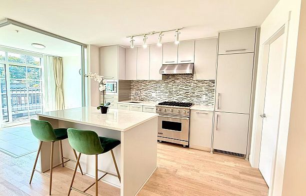 307 4355 W 10th Avenue Point Grey