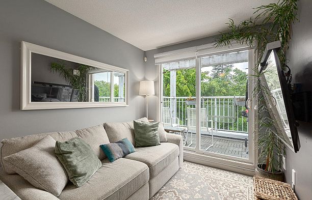 406 189 Ontario Place Main