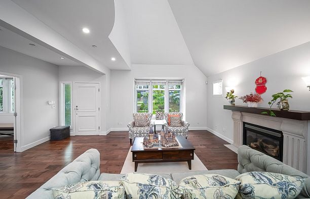 2716 W 37th Avenue Kerrisdale