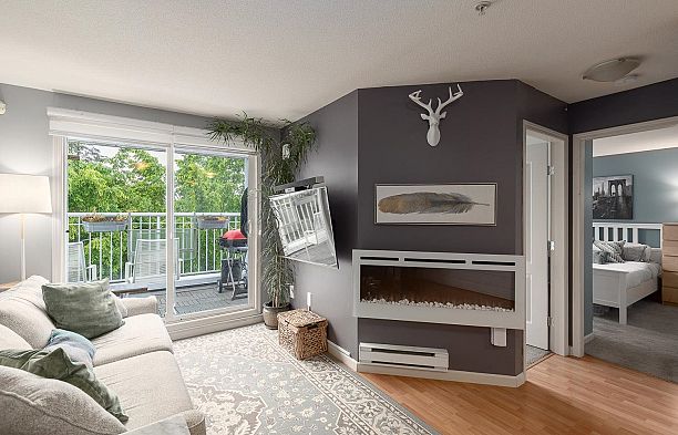 406 189 Ontario Place Main