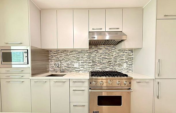 307 4355 W 10th Avenue Point Grey