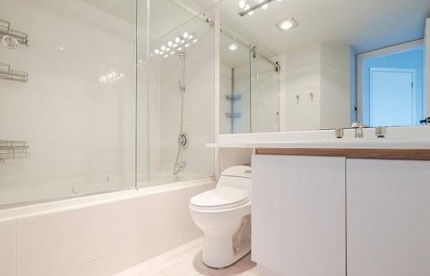 303 1415 W Georgia Street Coal Harbour