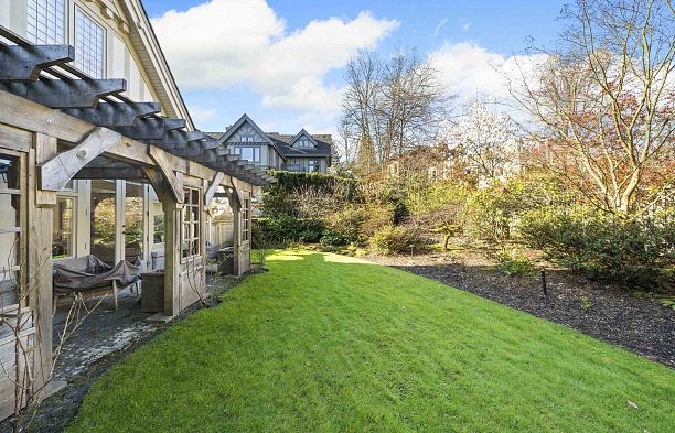 1323 The Crescent Crescent Shaughnessy