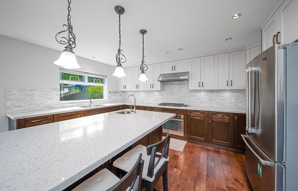 2716 W 37th Avenue Kerrisdale