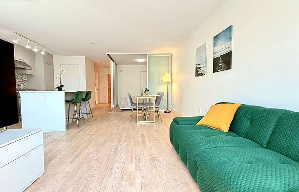 307 4355 W 10th Avenue Point Grey